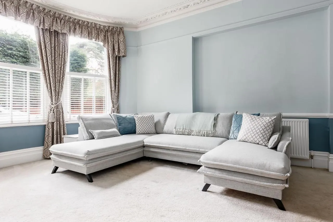 Cobalt Cove Villa Poole Holiday home
