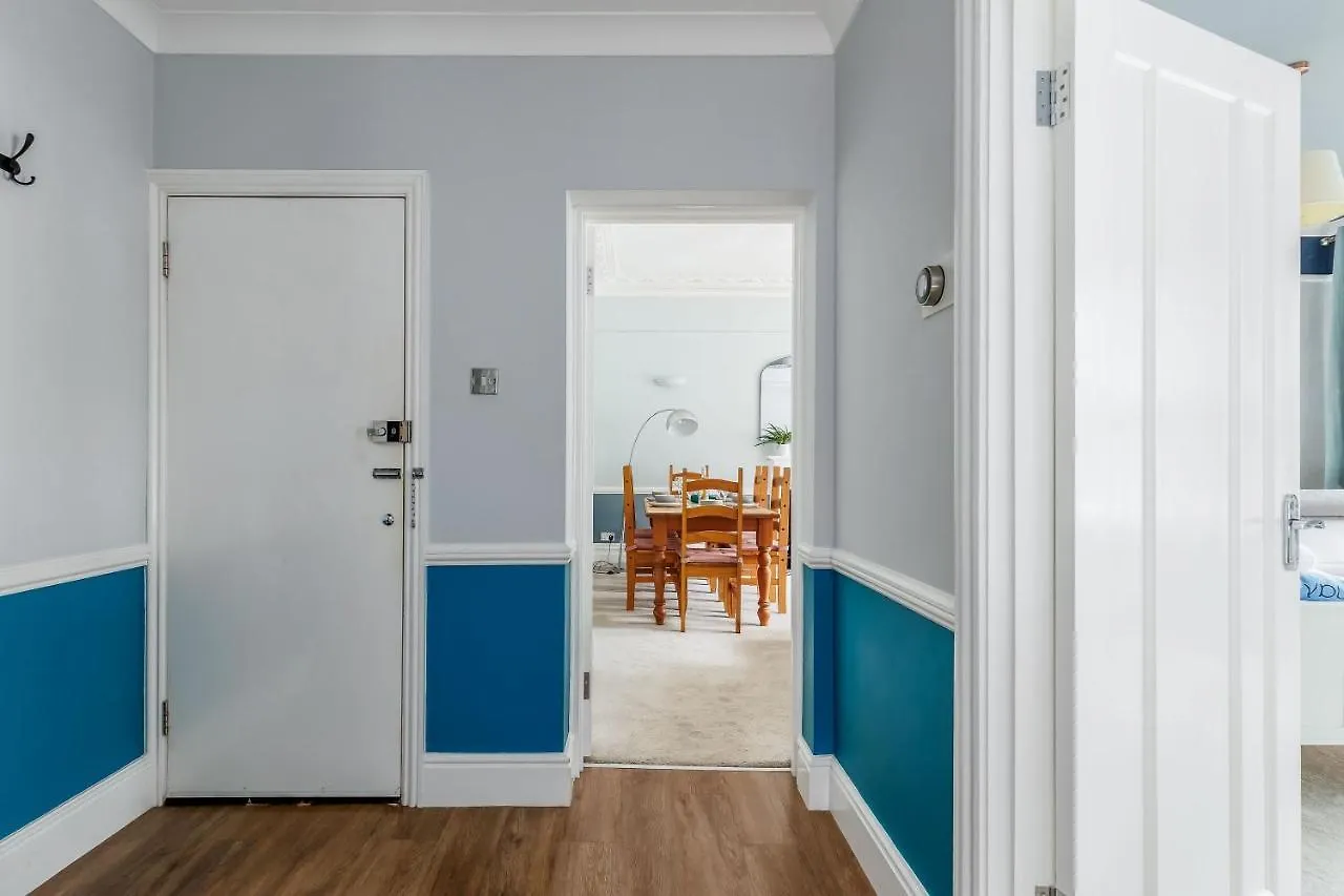 Cobalt Cove Villa Poole