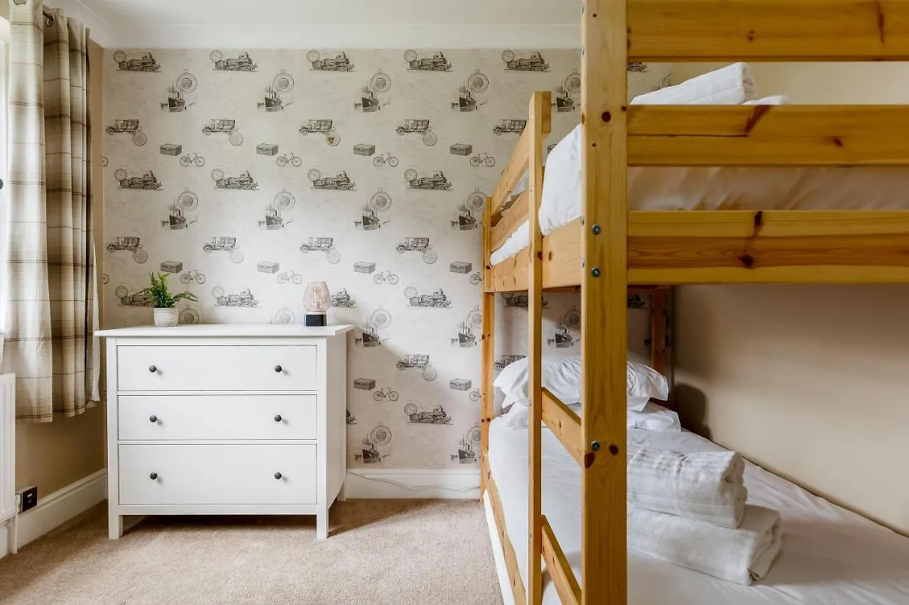 Cobalt Cove Villa Poole