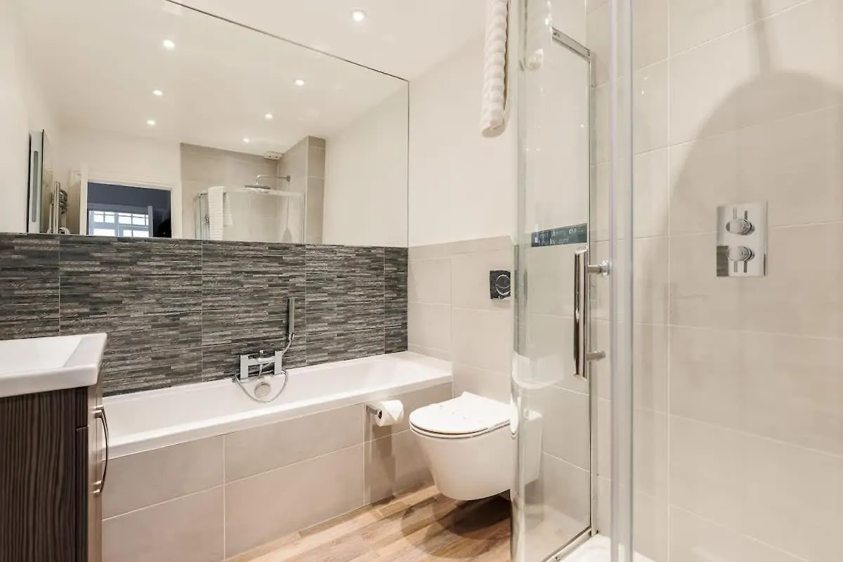 Cobalt Cove Villa Poole Holiday home