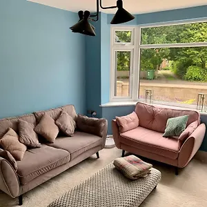 Modern 3 Bedroom In Coy Pond, Poole